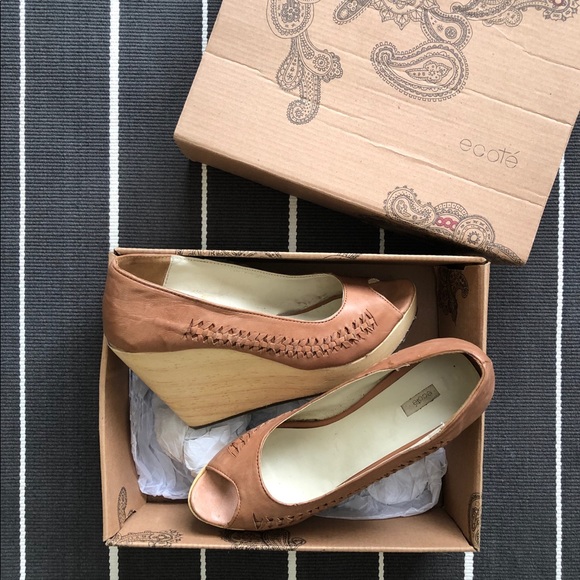 Ecote Woven Leather Wedge (peep toe wood platform) - Picture 6 of 8